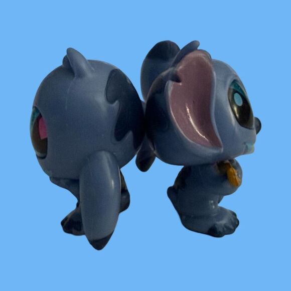 Disney Doorables Stitch Special Edition Love Struck Stitch & Ukulele Stitch A10 - Picture 2 of 7